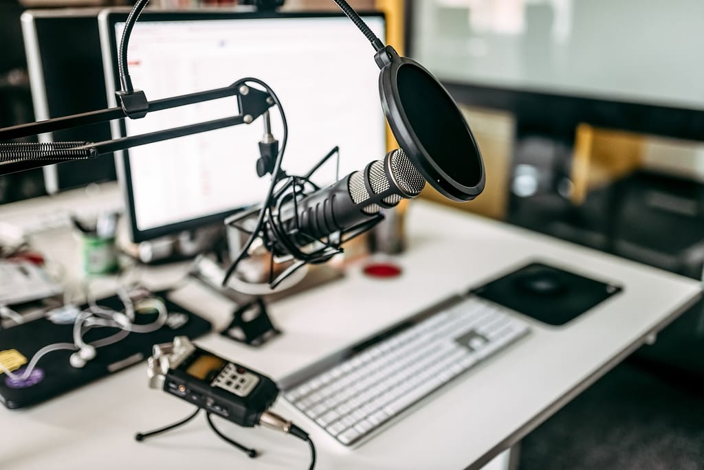 The Essential Guide to Launching a Successful Podcast/Vlog